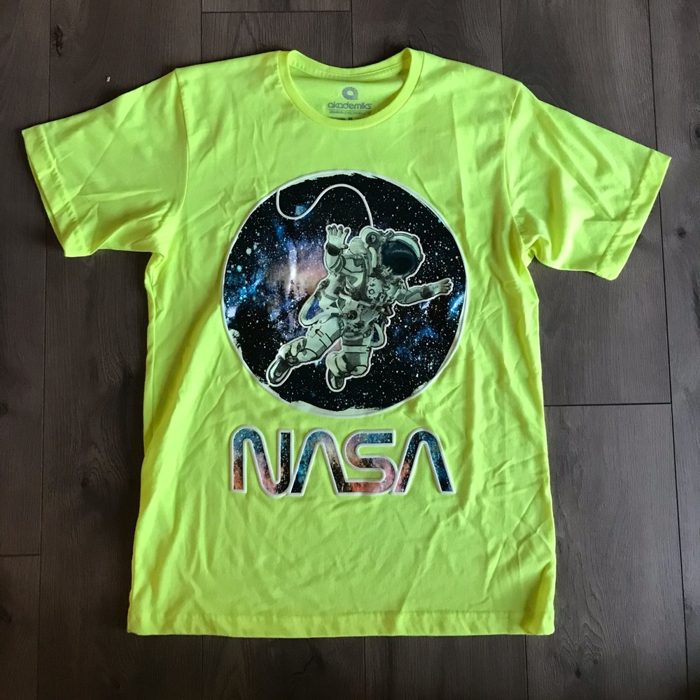 Graphic tee